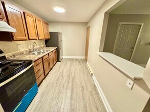 551 Ashland Ave in Aurora, IL - Building Photo - Building Photo