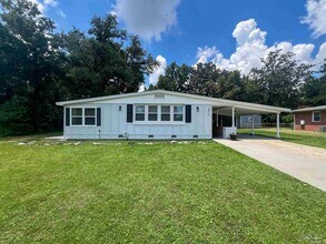 1815 Hallmark Dr in Pensacola, FL - Building Photo - Building Photo