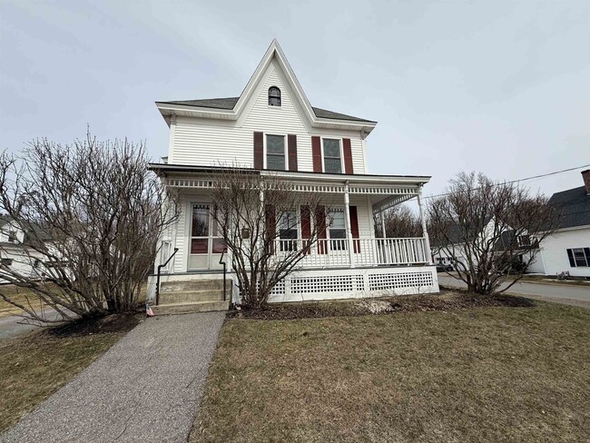 405A Elm St in Laconia, NH - Building Photo - Building Photo