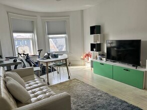 176 Naples Rd in Brookline, MA - Building Photo - Building Photo