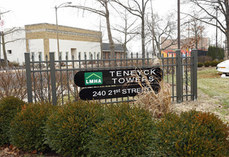 Ten Eyck Towers in Toledo, OH - Building Photo - Building Photo