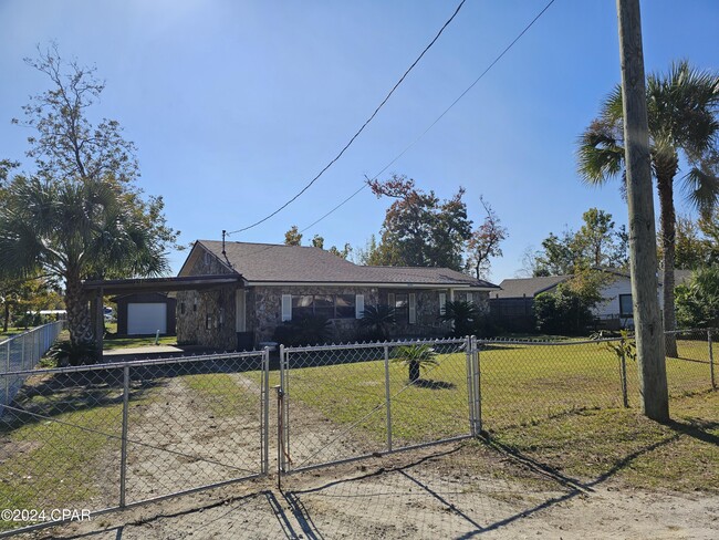 1014 E 26th St in Panama City, FL - Building Photo - Building Photo