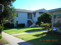 7045-7049 S La Cienega Blvd in Los Angeles, CA - Foto de edificio - Building Photo