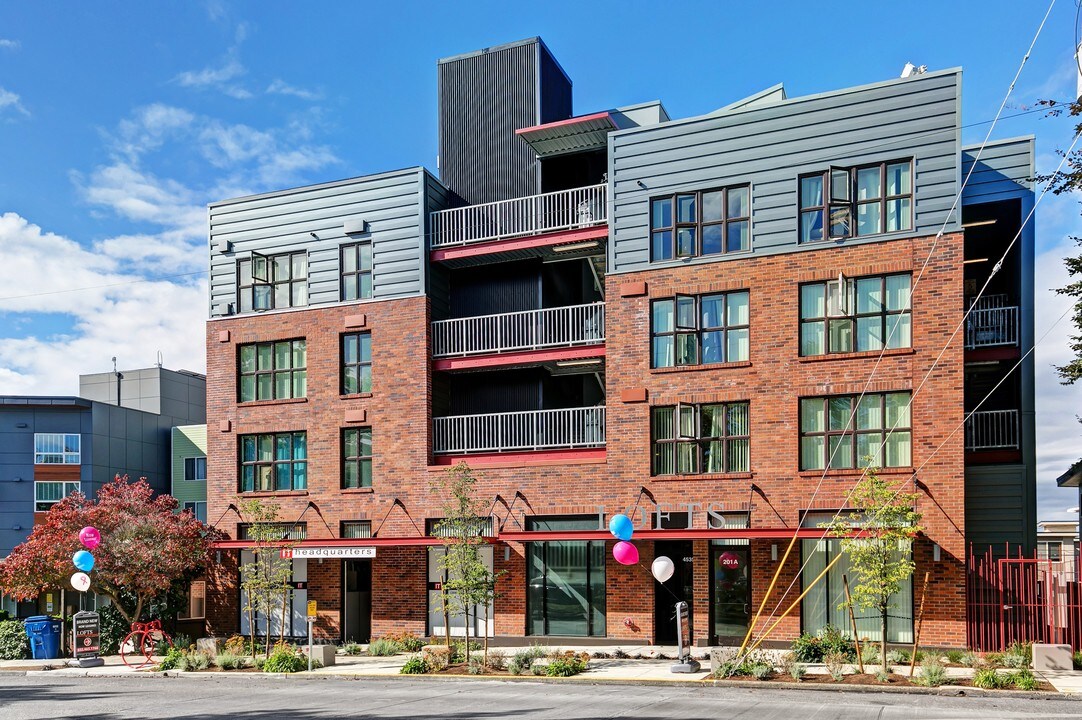 The Lofts at the Junction in Seattle, WA - Building Photo