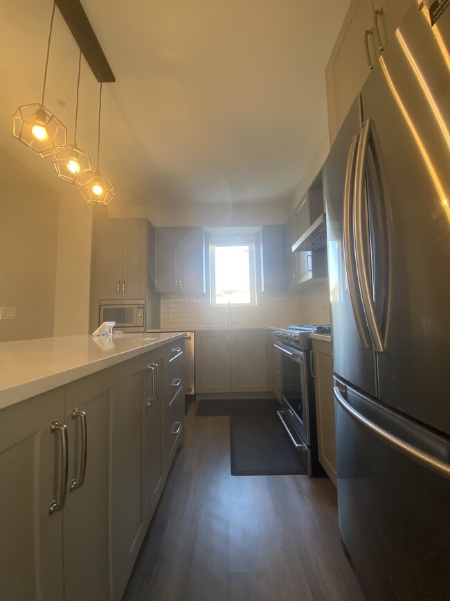 15436 31 Av in Surrey, BC - Building Photo - Building Photo