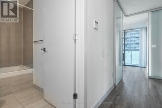 50A Charles St E in Toronto, ON - Building Photo - Building Photo