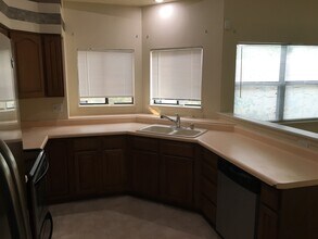 5036 Shadow Mountain Rd in Las Cruces, NM - Foto de edificio - Building Photo