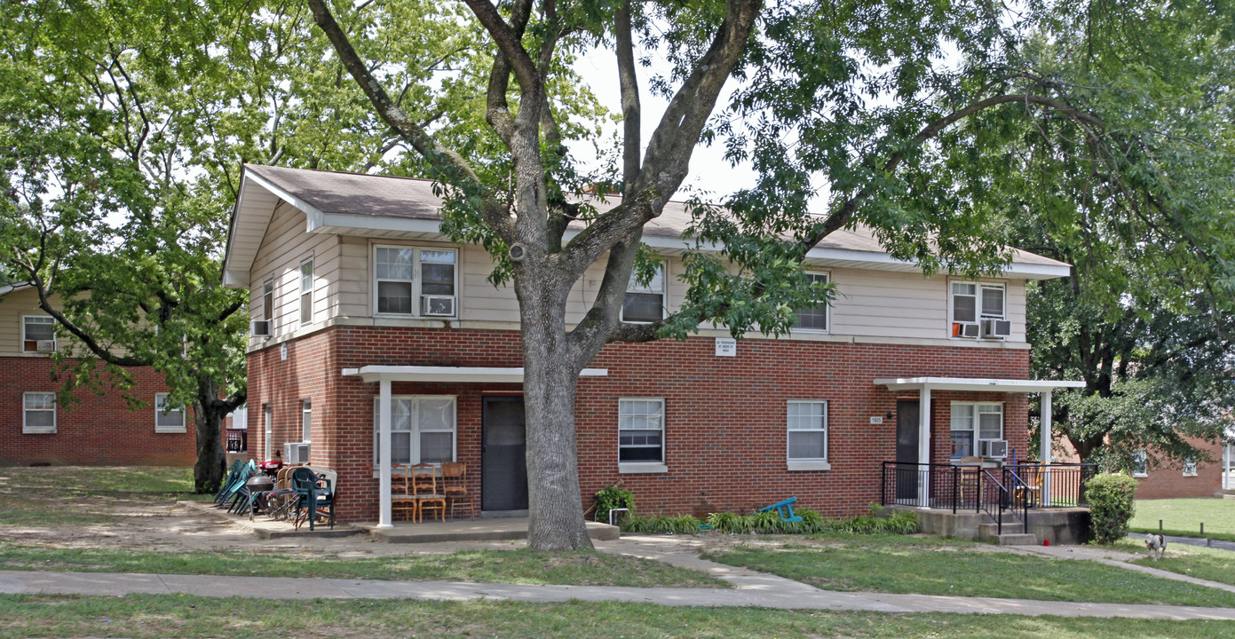 Mosby court in Richmond, VA - Building Photo