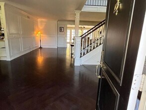 32008 Foxmoor Ct in Westlake Village, CA - Building Photo - Building Photo