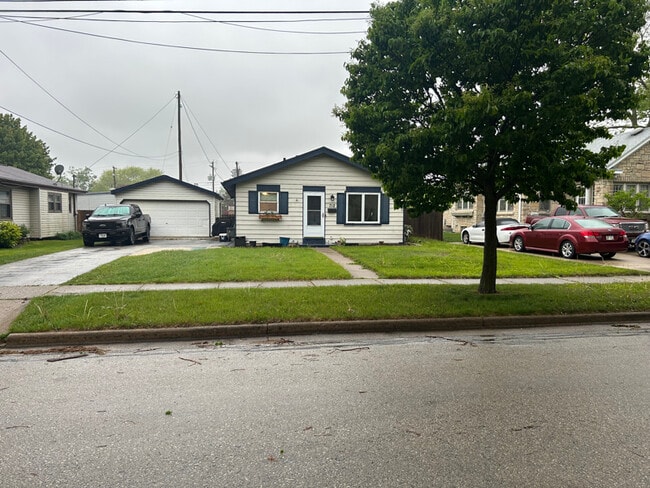 property at 712 Sylvan Terrace