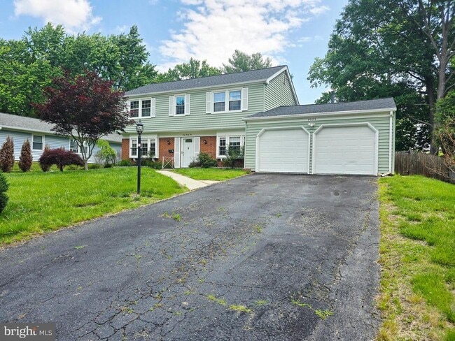 4025 Chelmont Ln in Bowie, MD - Building Photo - Building Photo