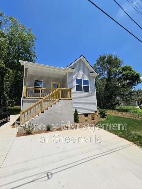 property at 305 Appian Dr