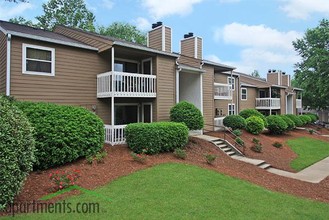 Trails At Bethabara in Winston-Salem, NC - Foto de edificio - Building Photo