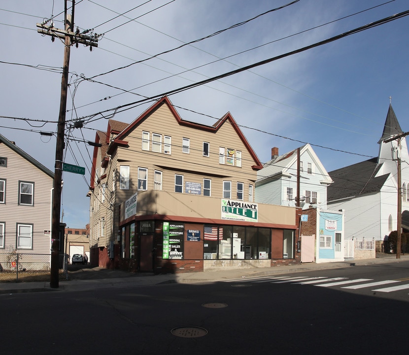 45 Cherry St in Waterbury, CT - Building Photo