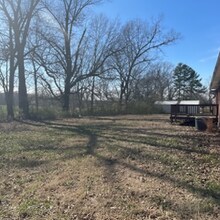 2311 W Wood St in Paris, TN - Building Photo - Building Photo