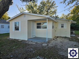 257 Nelle Ave in Callaway, FL - Building Photo