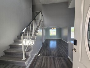 1621 W Newgrove St in Lancaster, CA - Building Photo - Building Photo