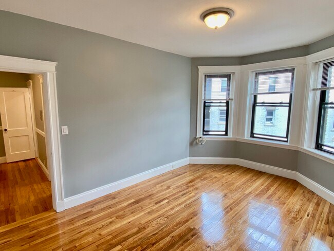 69 Quint Ave, Unit 9 in Boston, MA - Building Photo - Building Photo