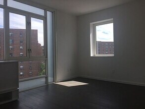 385 1st Ave in New York, NY - Building Photo - Building Photo