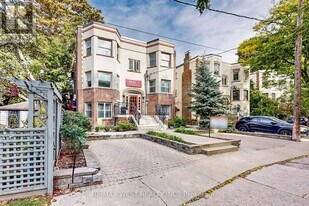 9 Humewood Ct in Toronto, ON - Building Photo