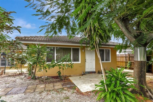 1690 NE 34th Ln, Unit 1690