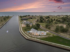 6736 Saugatuck Bch Rd in Saugatuck, MI - Building Photo - Building Photo