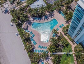 3901 S Ocean Dr in Hollywood, FL - Building Photo