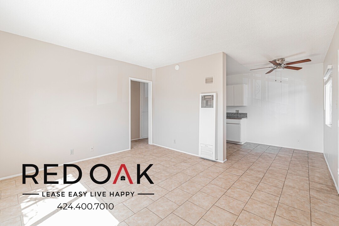 1036 Chestnut Ave in Long Beach, CA - Building Photo
