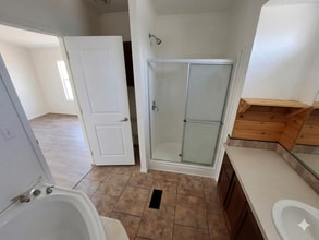 9540 W 18th St in Odessa, TX - Foto de edificio - Building Photo