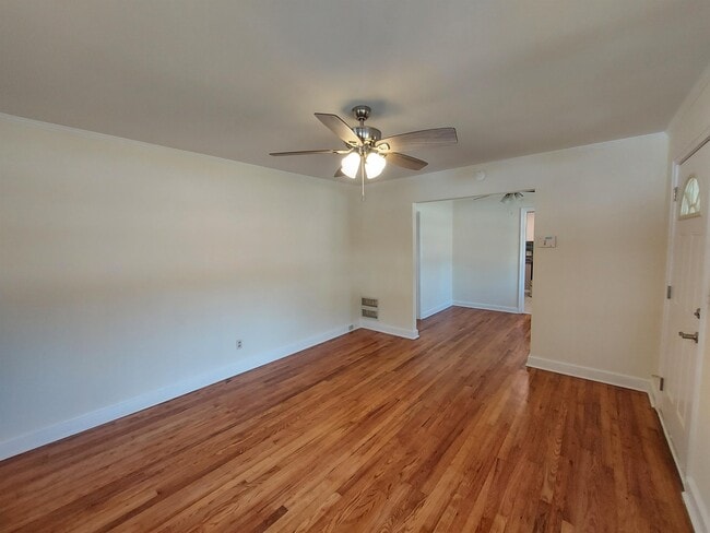 1713 Lacy St in West Columbia, SC - Foto de edificio - Building Photo