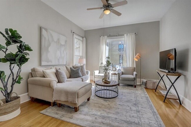 1512 E Irving Plz, Unit 1 in Milwaukee, WI - Building Photo - Building Photo