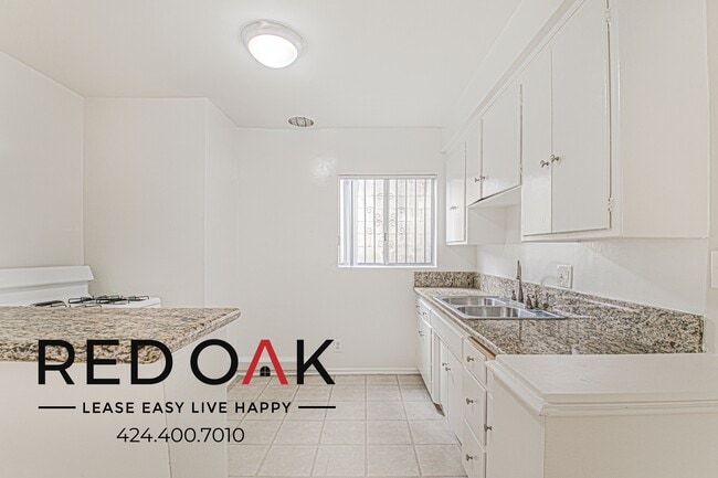 6655 Franklin Ave in Los Angeles, CA - Building Photo - Building Photo