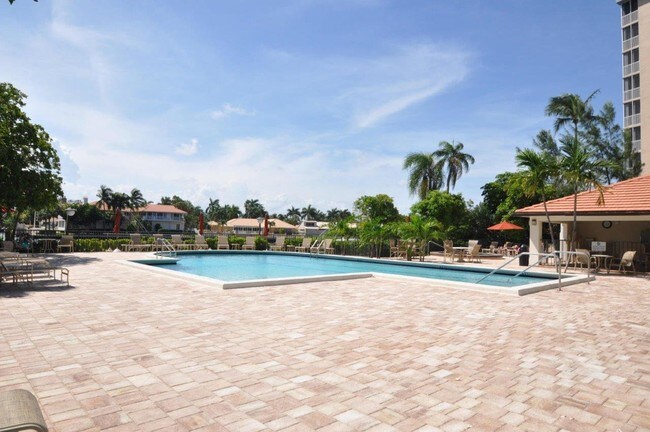 3400 S Ocean Blvd-Unit -10 H in Highland Beach, FL - Building Photo - Building Photo