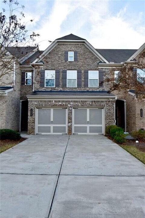 1223 Foxcroft Ln in Cumming, GA - Building Photo