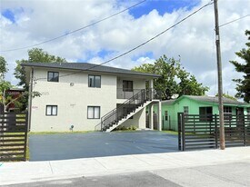 2057 Washington Ave in Opa Locka, FL - Building Photo