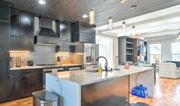 1732 22nd Ave N in Nashville, TN - Foto de edificio - Building Photo