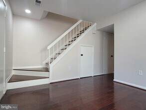 5674 Oak Tanager Ct in Burke, VA - Building Photo - Building Photo