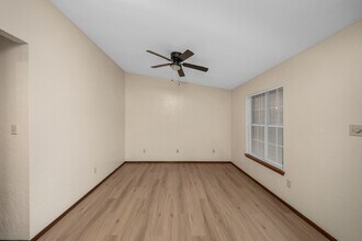 6111 NW Maple Ave in Lawton, OK - Building Photo - Building Photo