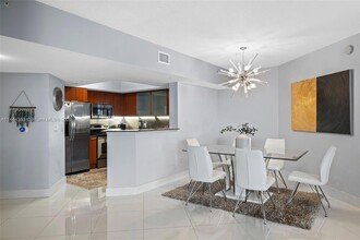16699 Collins Ave, Unit 1104 in Sunny Isles Beach, FL - Building Photo - Building Photo