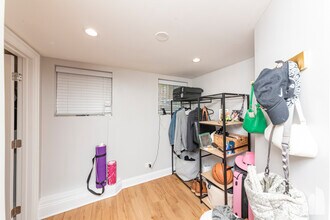 1545 W Addison St, Unit 2 in Chicago, IL - Building Photo - Building Photo