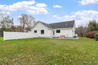 18 Buttonwood Pl in Lunenburg, MA - Building Photo - Building Photo