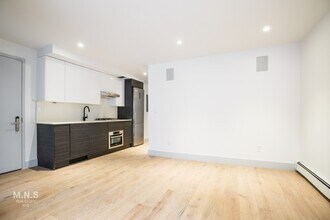 68 N 8th St-Unit -4-F in Brooklyn, NY - Building Photo - Building Photo