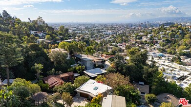 3255 Fernwood Ave in Los Angeles, CA - Building Photo - Building Photo