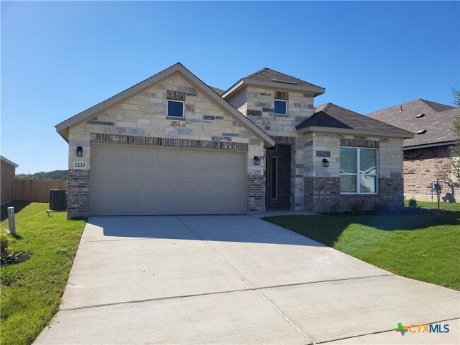 1233 Fox Wing Wy in New Braunfels, TX - Building Photo - Building Photo