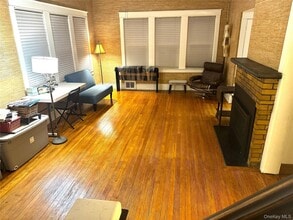 116 Castle Heights Ave in Nyack, NY - Building Photo - Building Photo