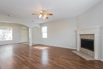 3606 Evergreen Square Tr in Fresno, TX - Building Photo - Building Photo