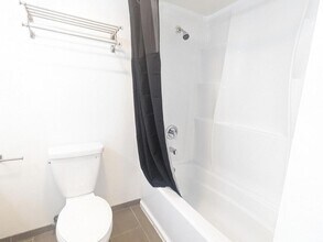 993 Rosecrans St in San Diego, CA - Building Photo - Building Photo
