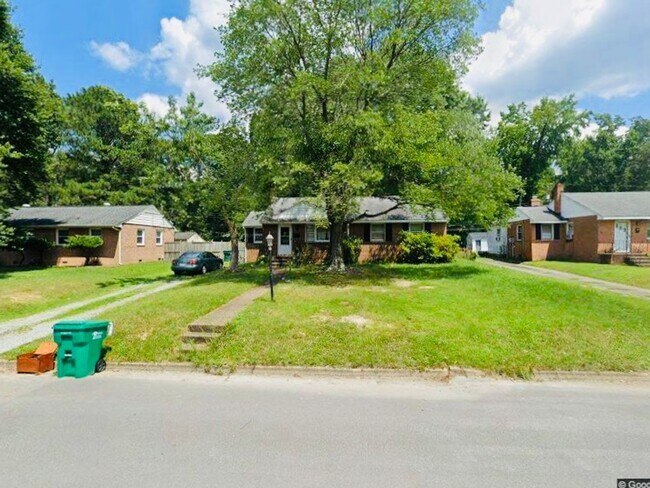 402 Seabury Ave in Sandston, VA - Building Photo - Building Photo