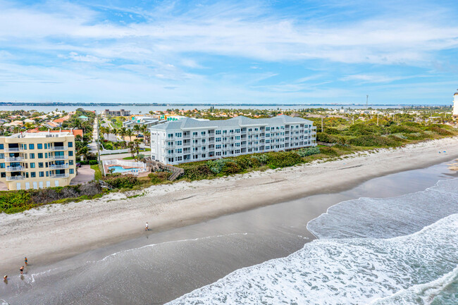 3037 S Hwy A1A in Melbourne Beach, FL - Foto de edificio - Building Photo