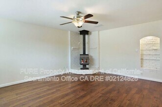 334 W Duranta St in Roseville, CA - Building Photo - Building Photo